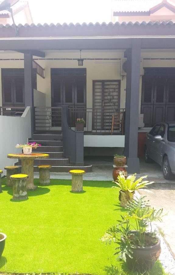 Teratakmuslim H'H Villa Malacca Luaran gambar